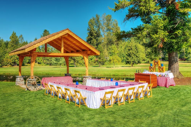 Food & Drinks 5, Resort at The Mountain; BW Premier Collection, Clackamas