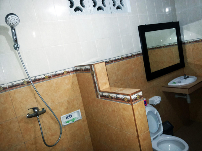 Bathroom 4, Yogi Beach Bungalow, Klungkung