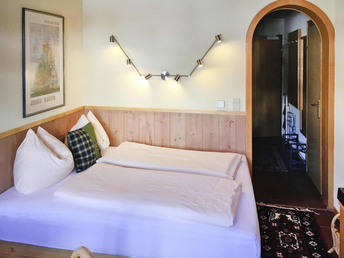 Bedroom 3, Chalet in Dienten with Ski-In Access, Zell am See