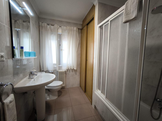 Bathroom 3, Hosteria VISTAPARK, Cantabria