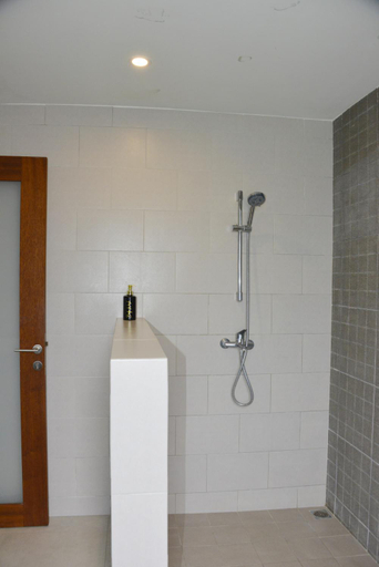 Bathroom 4, 2 Bedroom Villa with Pool & Close to Setangi Beach, Lombok