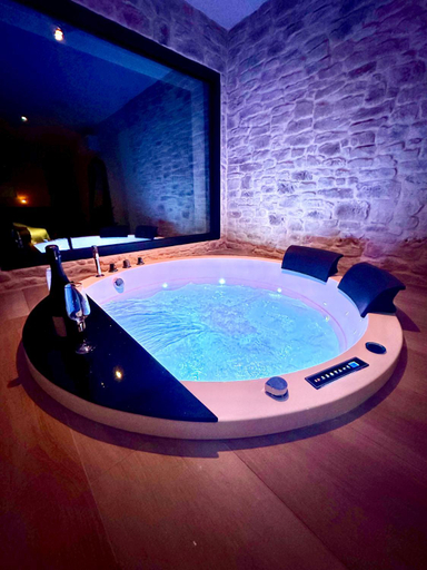 Hot tub 5, Les Suites du Payre - Suite Romance, Vendée