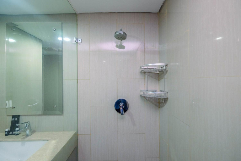 Bathroom 5, Cozy Studio Apt at H Residence By Travelio, Jakarta Timur