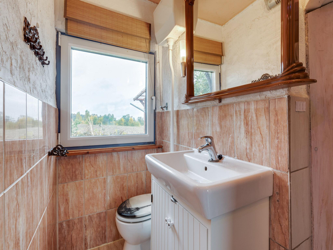 Bathroom 3, Gemutlicher Bungalow mit Garten in Nakenstorf, Nordwestmecklenburg