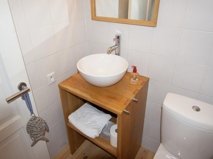 Bathroom 3, Cottage in France with Private Terrace, Charente