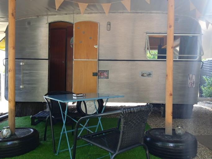 Others 3, Caravane vintage avec spa, Loir-et-Cher