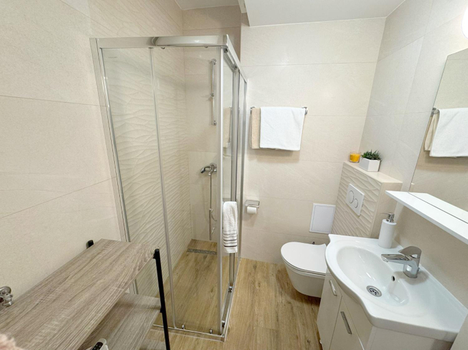 Bathroom 4, Charming Apartment With Terrace and Old Town View, Dubrovnik
