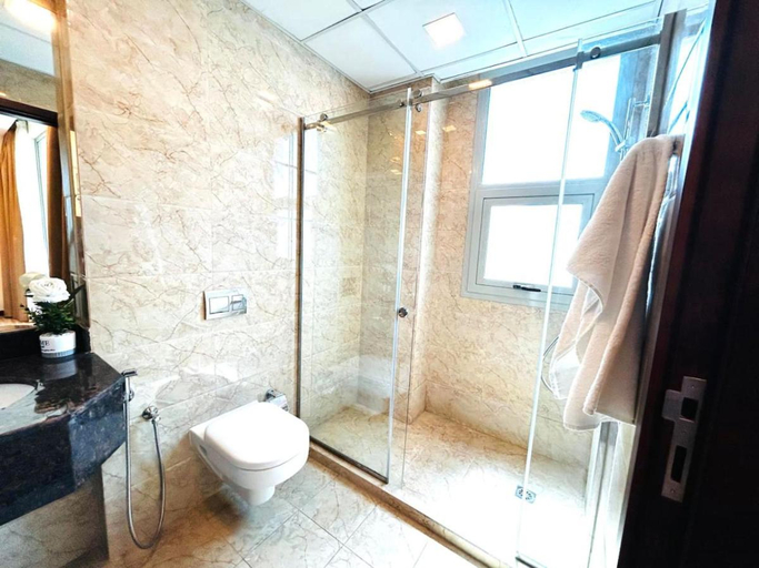 Bathroom 5, Aspire Tower # Skyline Escape Juffair, Manama