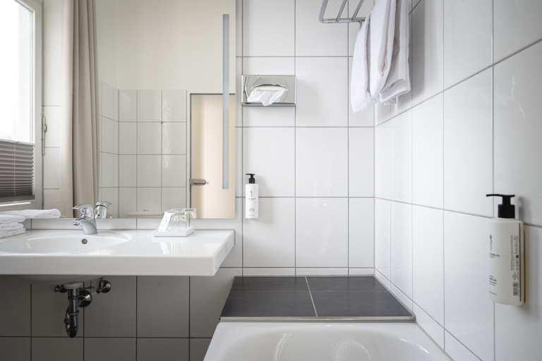Bathroom 4, Rheinhotel Dreesen, Bonn