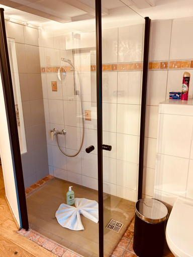 Bathroom 3, Family Apartments Abuja, Ortenaukreis