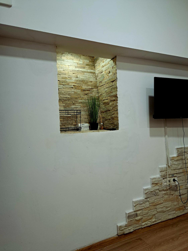 Others 4, Regim Hotelier Pietonala, Oradea