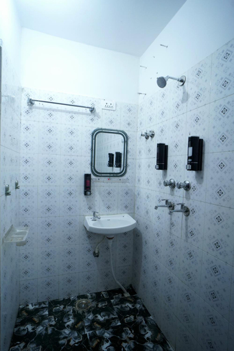 Bathroom 4, Sunrise Meadows Hotel And Homestay, Varanasi