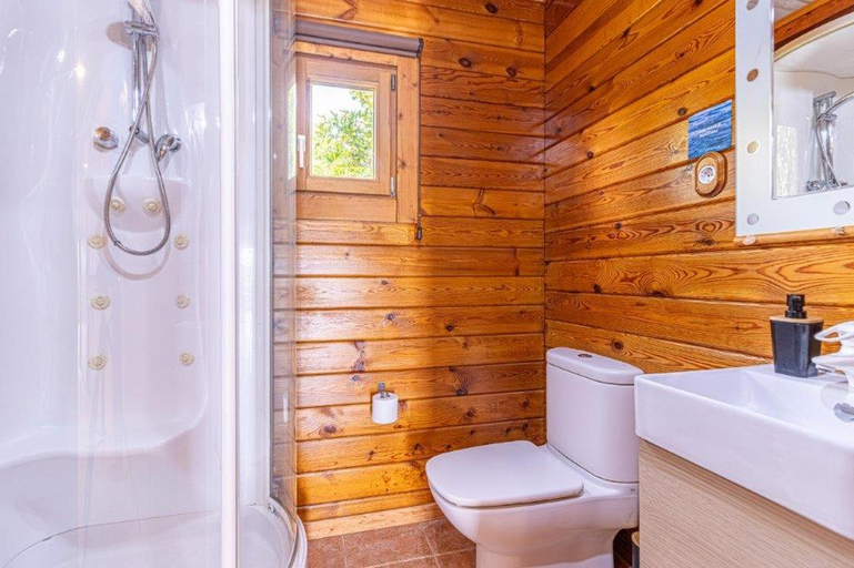 Bathroom 4, Quinta Alvaredo A.J., Melgaço