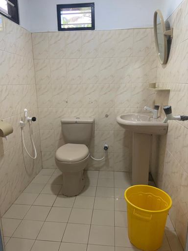 Bathroom 3, Berty's Cottage Home Stay, Jaffna