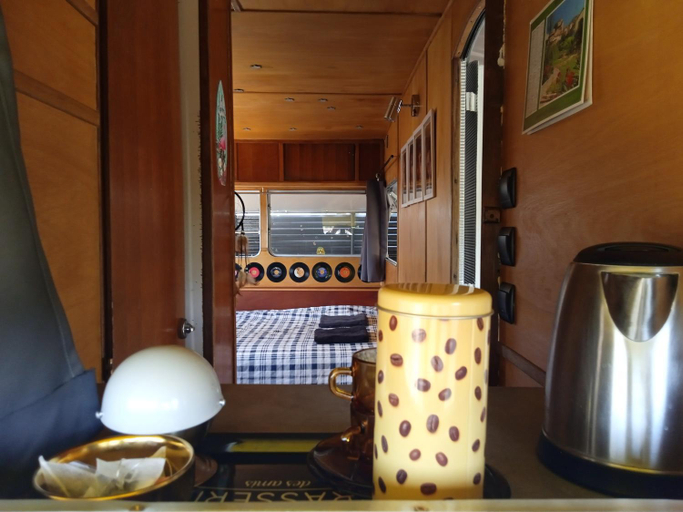 Others 2, Caravane vintage avec spa, Loir-et-Cher