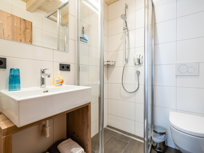 Bathroom 3, Chalet in Saalbach near Ski Lift, Zell am See