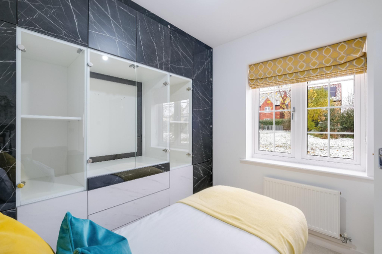 Bedroom 5, Bicester Village 6 Bedroom 3.5 Bathroom House, Oxfordshire