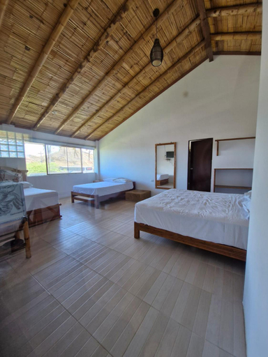 Others 4, Palo Santo Beach club, Contralmirante Villar
