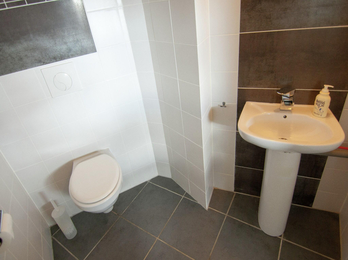 Bathroom 3, Cottage in France with Private Terrace, Charente