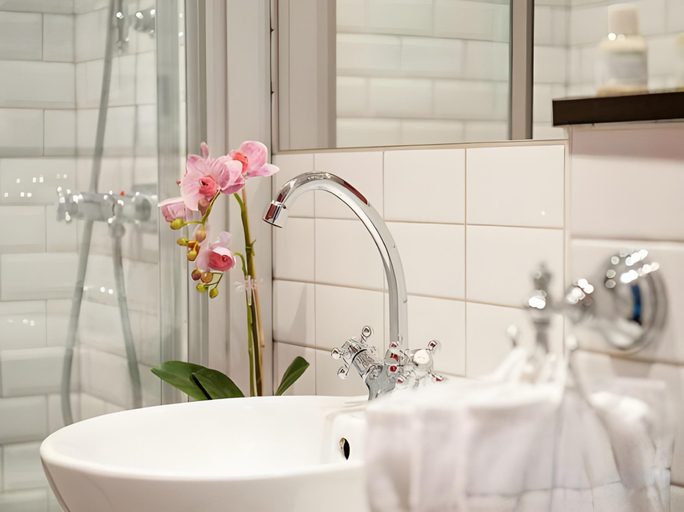 Bathroom 4, Lady Hamilton Apartments, Stockholm