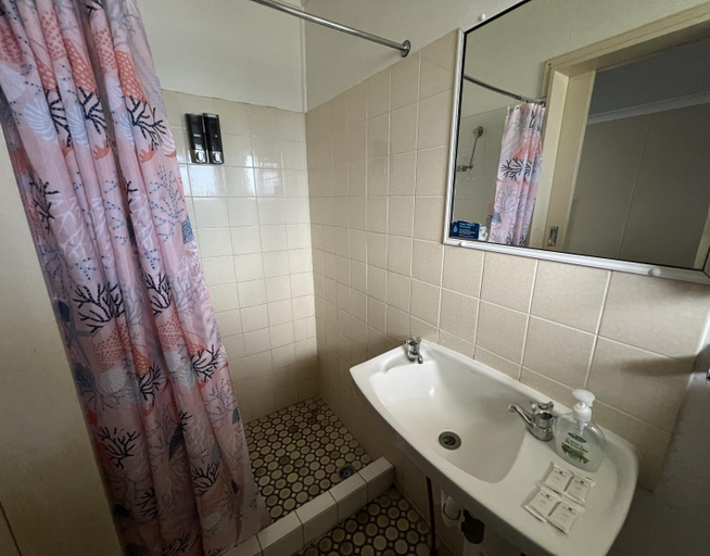 Bathroom 3, Almond Inn, Tamworth Regional - Pt A