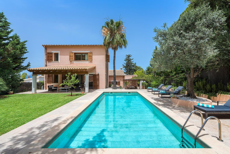 Sport & Beauty, Villa Elvissa, Baleares