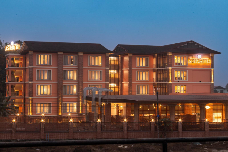 Exterior & Views