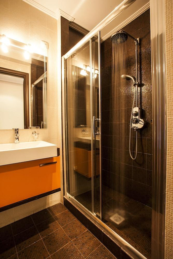 Bathroom 4, Athens Way, Attica