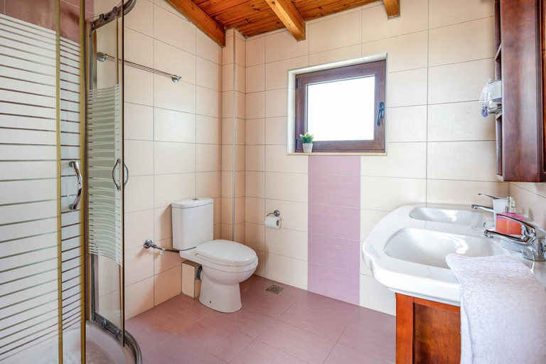 Bathroom 2, Villa Mandarin Platanias, Crete