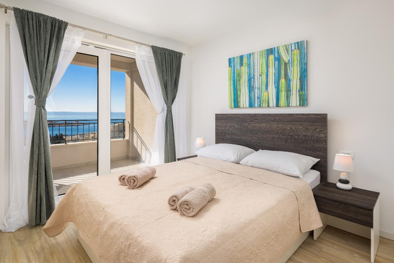 Bedroom 2, Juranovic Apartments, Makarska