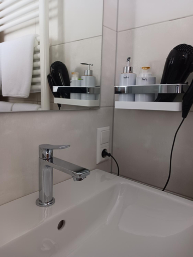 Bathroom 1, Haus Mesner, Lienz