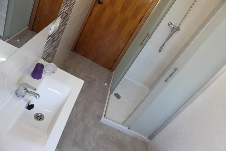 Bathroom 4, Apartamentos Solmar, Pontevedra