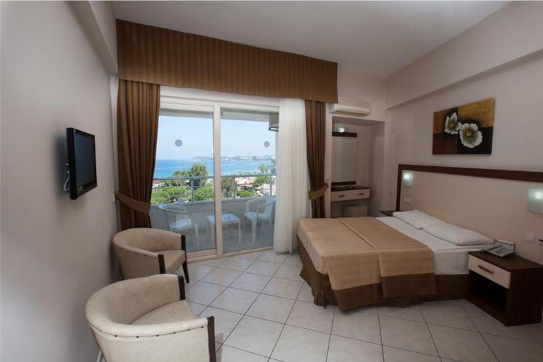 Bedroom 3, Batihan Beach Resort & Spa, Kuşadası