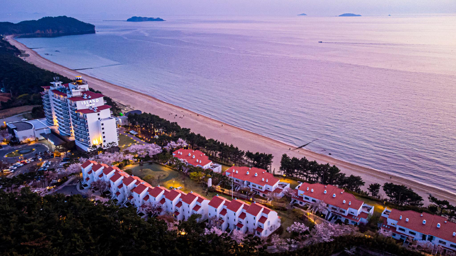 Others 3, ISLAND RESOM, Taean