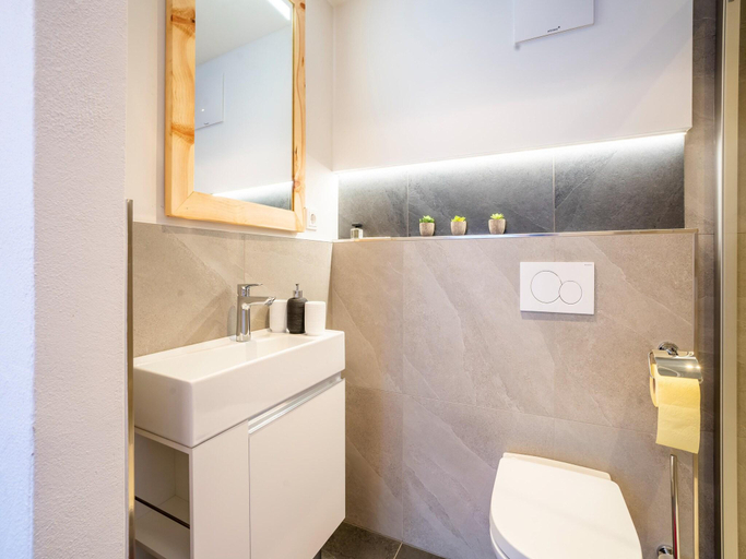 Bathroom 4, Neukirchen am Grossvenediger Apartments, Zell am See