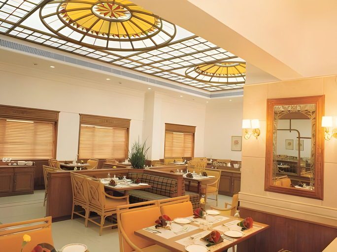 Food & Drinks 5, Hotel Abad Plaza, Ernakulam