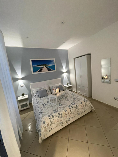 Bedroom 2, "HOME SWEET HOME" Storia di Napoli, Napoli