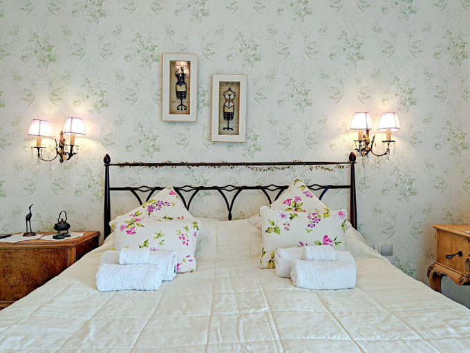 Bedroom 2, Gavalas Apartment in Agios Konstantinos, Central Greece