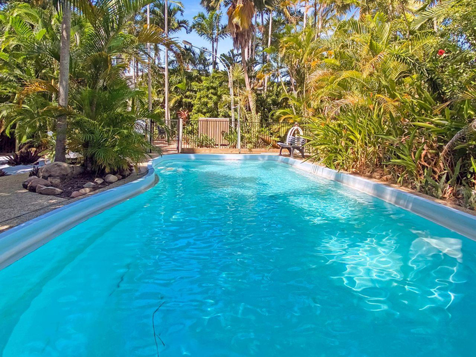 Others 4, Beachside Palms Unit 3, Magnetic Island
