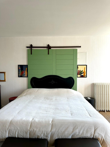 Bedroom 4, Chambre d'hotes de charme Partager Enregistrer, Manche
