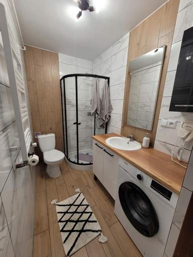 Others 3, Apartament Zacisze, Puck