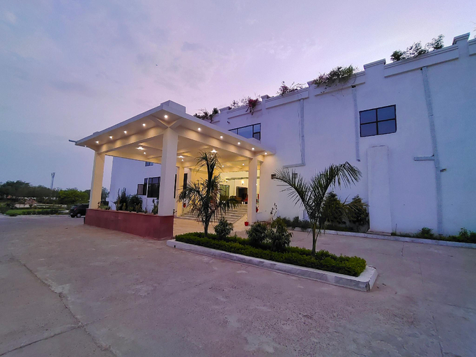 Exterior & Views 4, Gautam Hotels and Resort, Chhatarpur