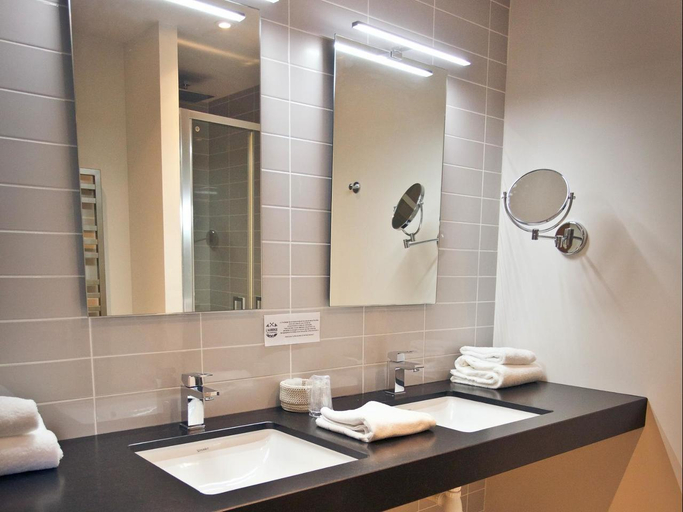 Bathroom 3, Auberge de la Hardouinais-Arduen, Côtes-d'Armor