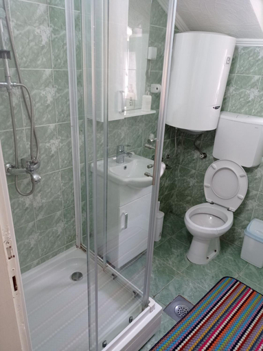 Others 2, Apartment Ivan