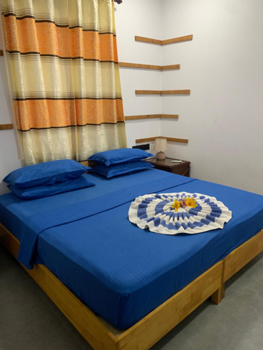 Bedroom 2, La Luna Boutique
