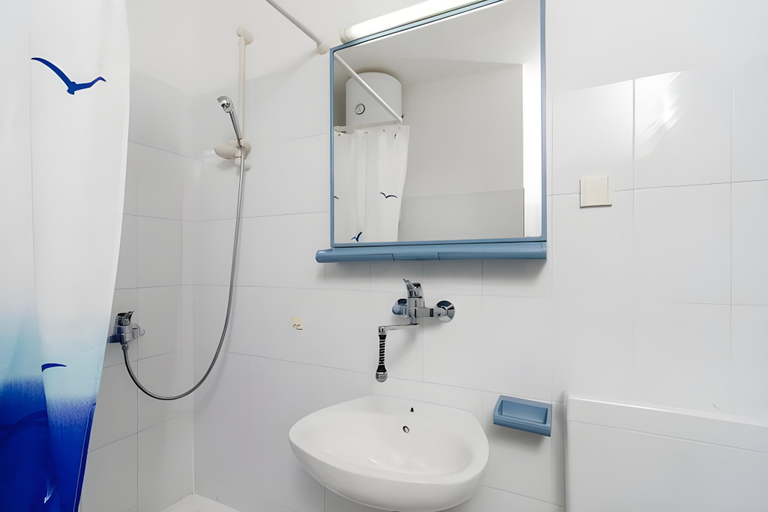 Bathroom 3, Apartments Bezek - Studio Apartment with Sea View, Orebić