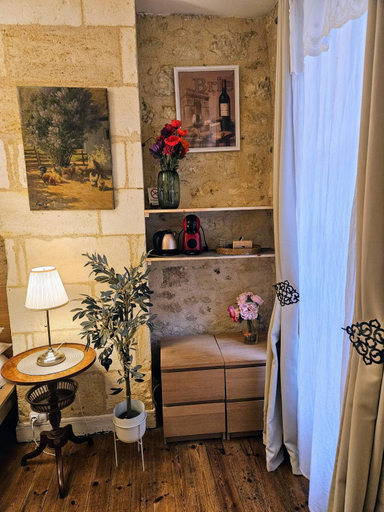 Others 5, La Maison Colline, Gironde