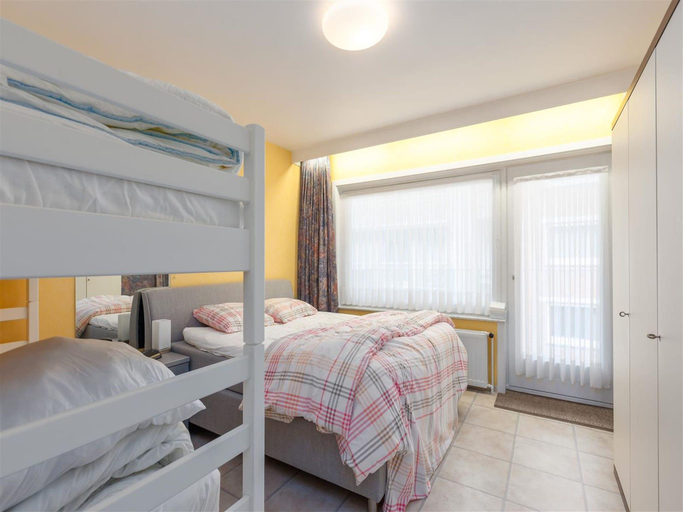 Bedroom 2, Apartment in Middelkerke near Sandy Beach, West-Vlaanderen