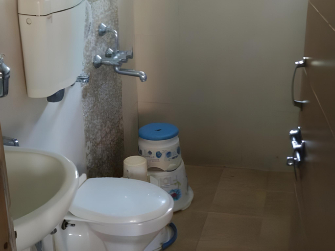 Bathroom, Kaular Atithis Grand Kokan Resort, Ratnagiri