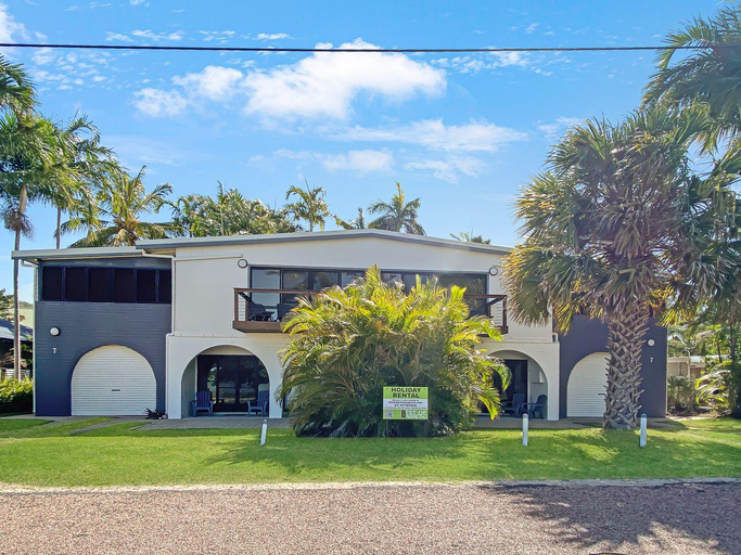 Others 2, Beachside Palms Unit 3, Magnetic Island